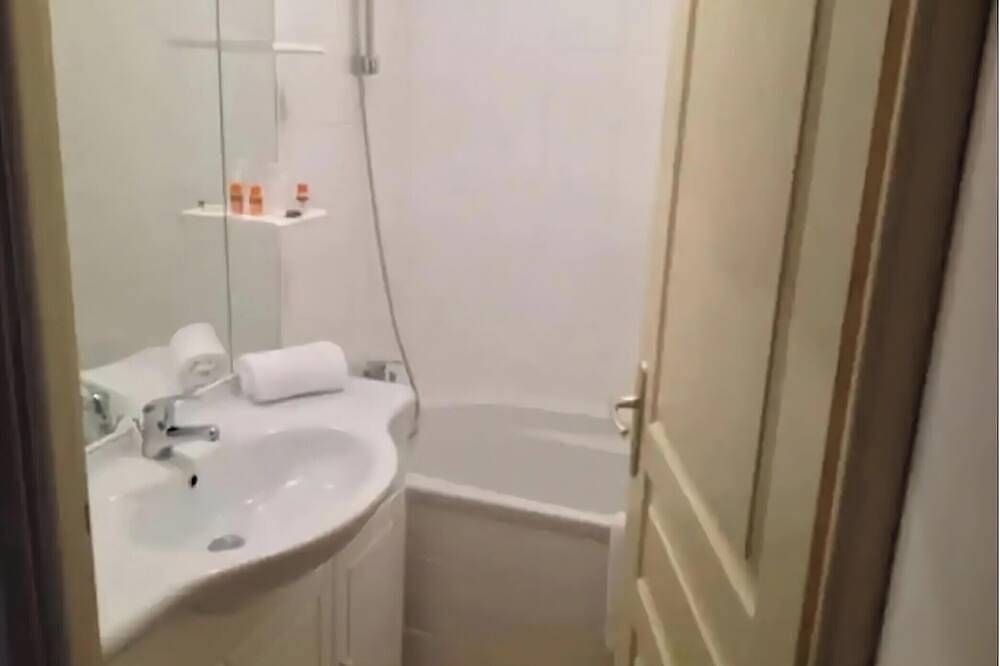 Comfortable Mountain Escape Near Valberg Trails & Slopes in Guillaumes, Nizza Region