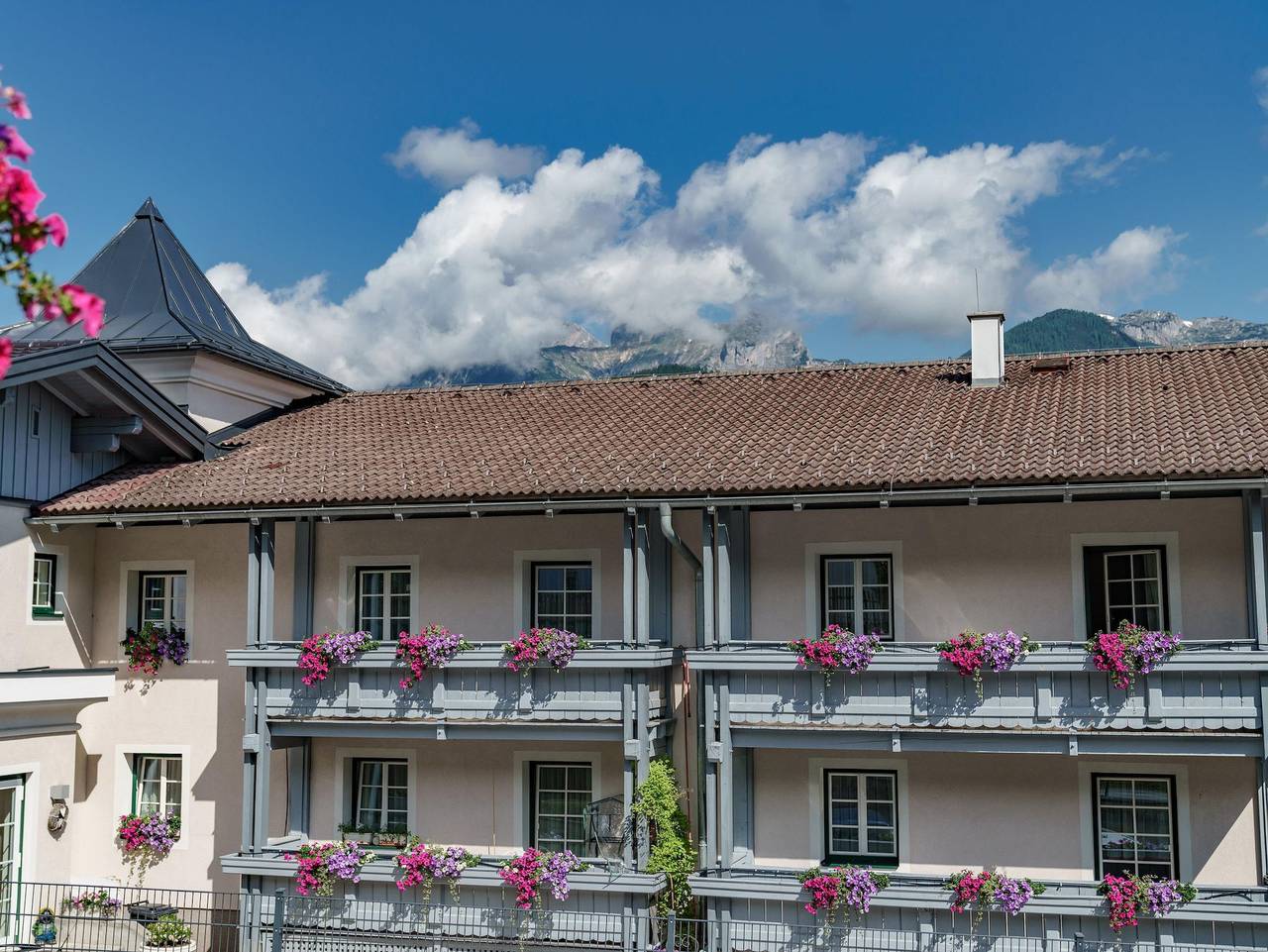 Cafe Pension Kitzer - Doppelzimmer Standard Frühstück in Haus, Schladming-Dachstein