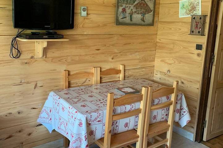 Chalet pour 3 personnes, avec balcon, animaux acceptés à Champagny-en-Vanoise