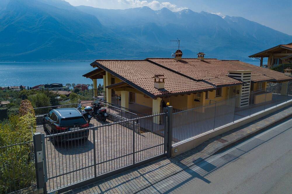 Ganze Wohnung, „Villa Imelda“ geräumige, helle Apartments, Garten oder Balkon, Seeblick in Limone sul Garda, Gardasee-Berge
