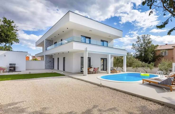 Villa pour 8 personnes, avec piscine et terrasse à Barbariga