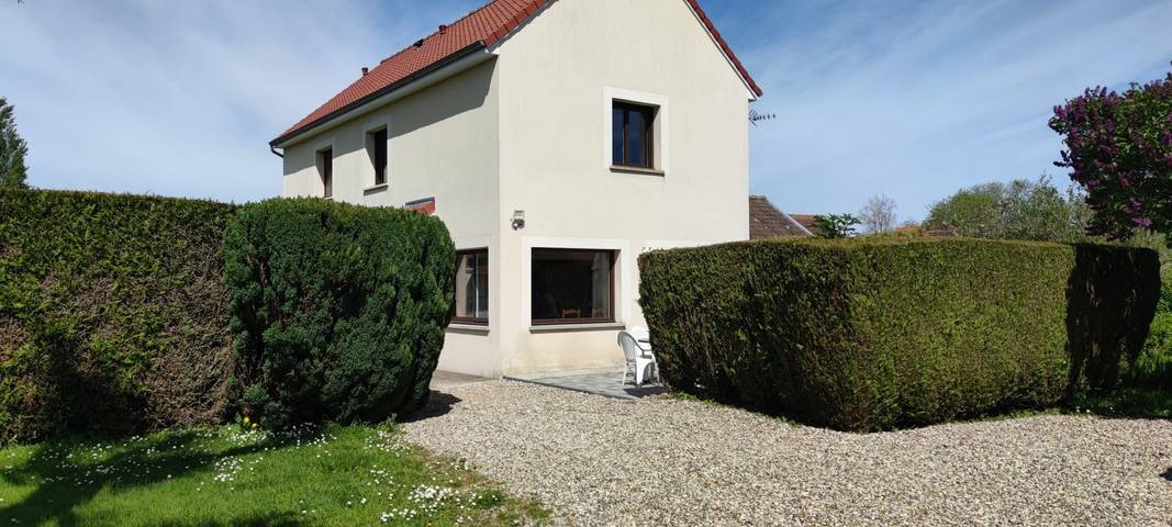 Gîte pour 4 personnes, avec jardin et terrasse à Favières - 2