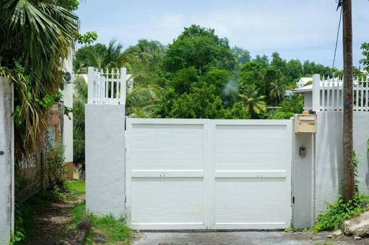 Casa en Les Abymes — 60 m², jardín in Les Abymes, Guadalupe