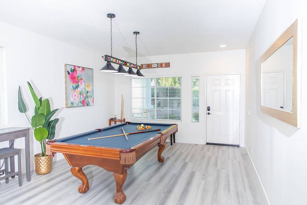 Interstellar w/Pool, Golf, & Game room/Sleeps 23! in Coachella, Coachella Valley