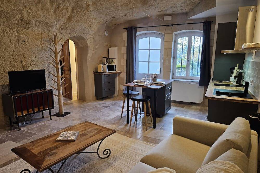 Charmante Maison Troglodyte Loire Valley in Rochecorbon, Tours region