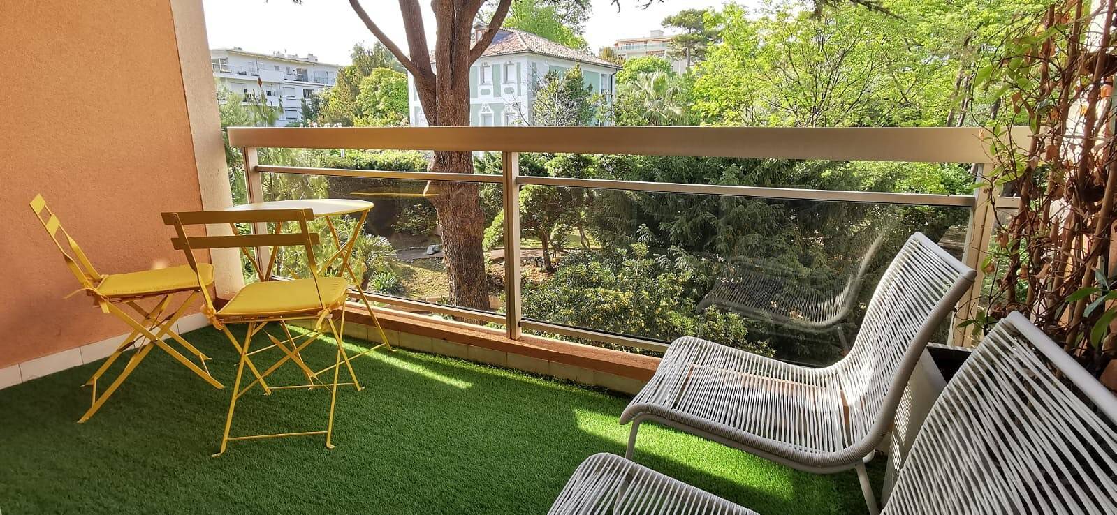 Entire apartment, Apartment 'Nice Cimiez-Private Park and Arenas' with Private Terrace, Wi-Fi and Air Conditioning in Nice (France), Mediterranean Coast (France)