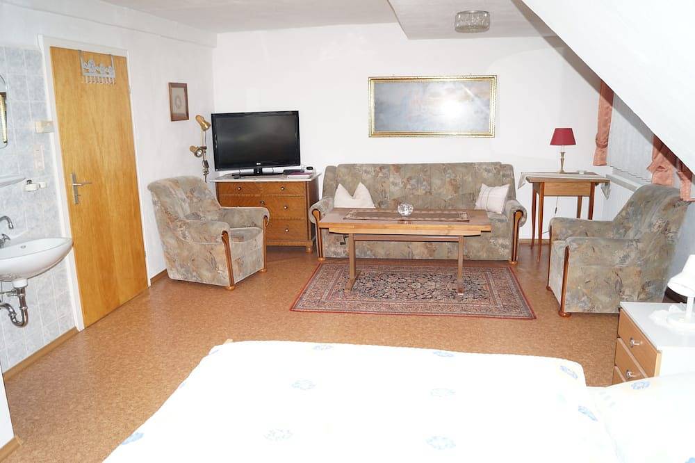 Ganze Wohnung, Ferienwohnung auf dem Lande bei Alpakas in Egloffstein, Fränkische Schweiz