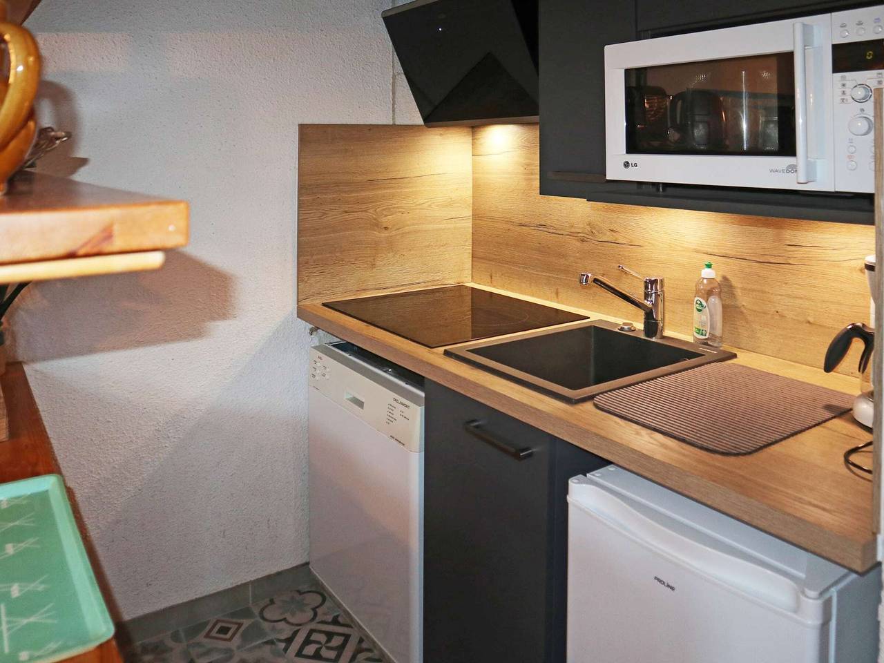 Entire apartment, Apartment for 6 people in Les Orres, direct access to slopes in Les Orres, Écrins National Park