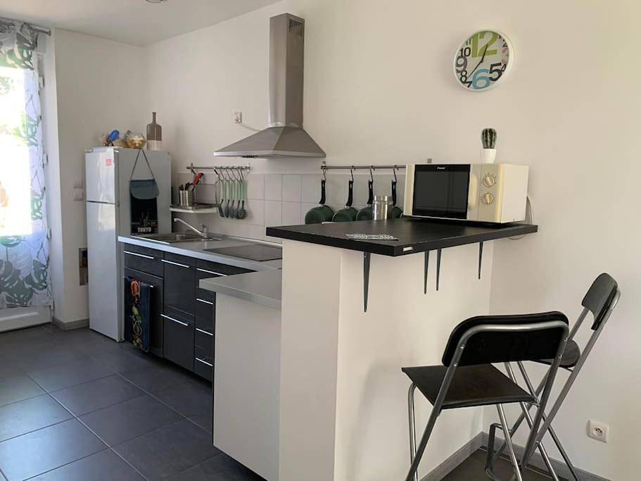 Appartement entier, Homeypic T3 en rez de jardin proche de Lyon in Saint-Fons, Lyon et ses environs