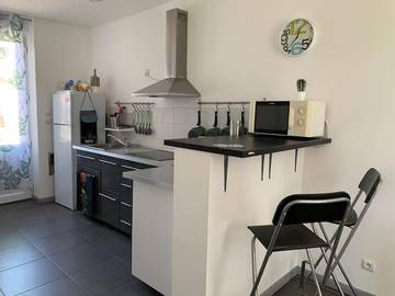 Gîte pour 4 personnes, avec terrasse et jardin à Saint-Fons