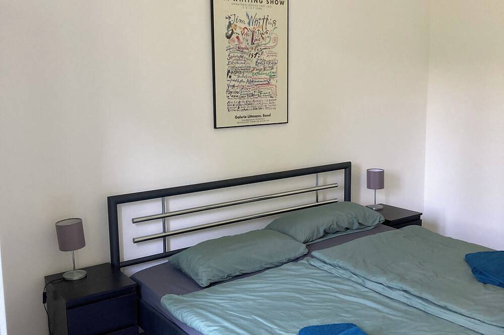 Ganze Wohnung, 78qm Wohnung, 1.Og, Balkon, 2 Schlafz., Duschbad und sep. Wc, max. 5 Personen in Vignone (Dumenza), Agra