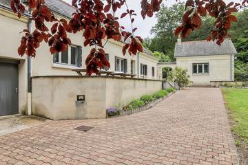 Location de vacances pour 13 personnes, avec piscine et balcon ainsi que jacuzzi et jardin, animaux acceptés à Continvoir