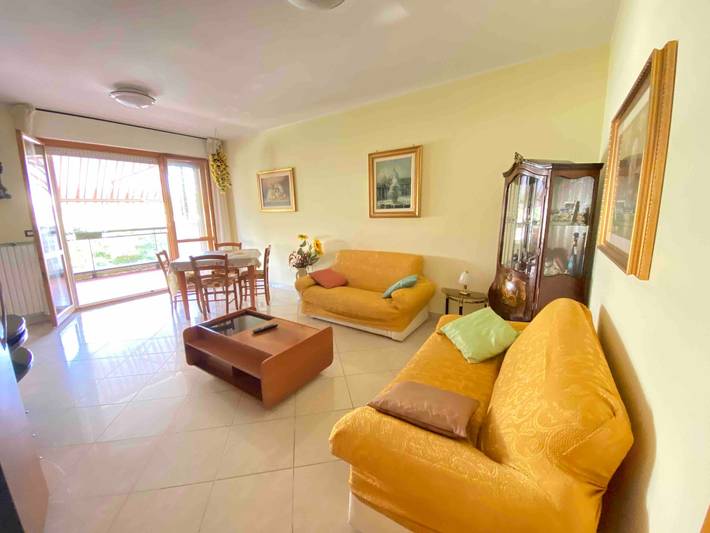 Appartamento intero, Appartamento 'Bright 300 M From Sea' con terrazza privata in Grottammare, Grottammare (Comune)