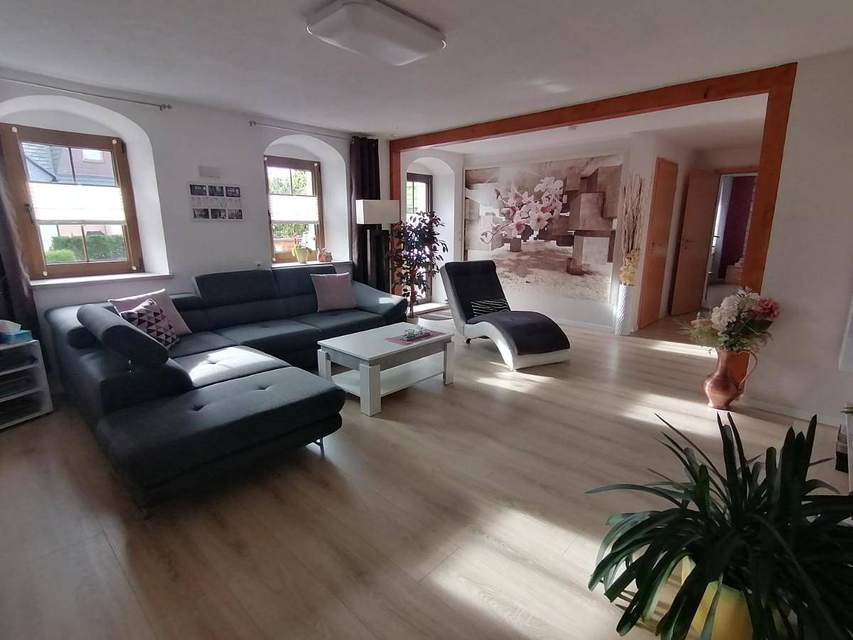 Ganze Wohnung, Apartment with Balcony in Bärenstein, Erzgebirge