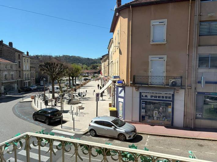 Gîte pour 4 personnes, avec Balcon et Vue à Lagnieu - 3