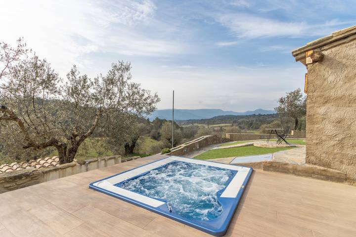 Casa rural para 4 personas, con jardín y jacuzzi en Pirineo Aragonés
