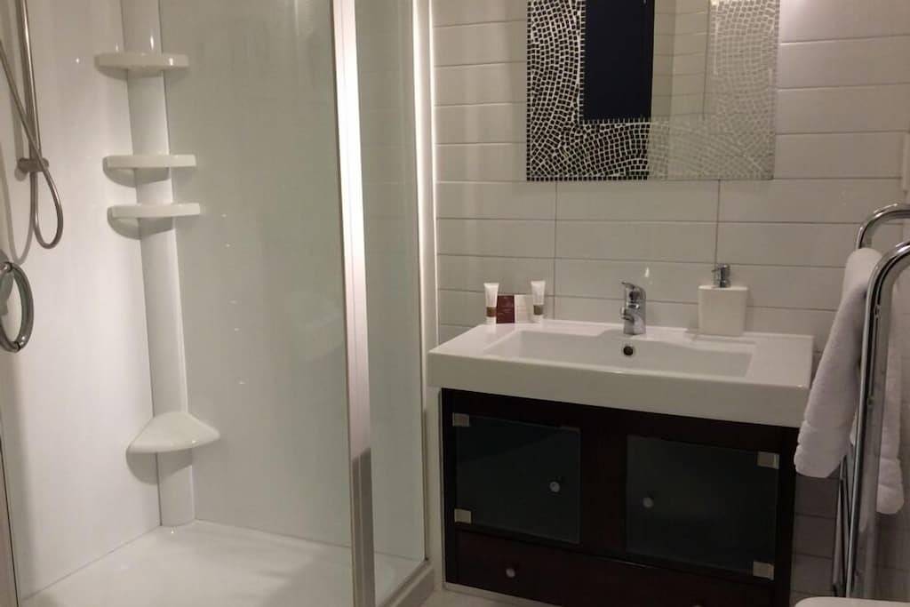 Ganze Wohnung, Wunderschöne Waterfront Apartment @ Wyuna Bay in Coromandel, Waikato