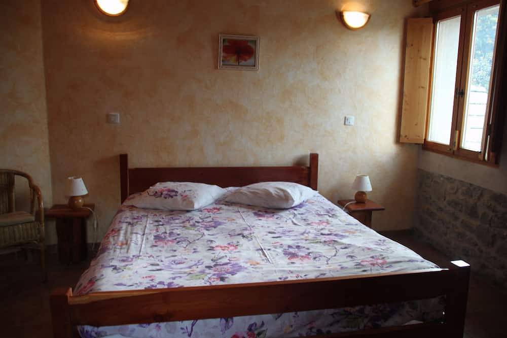 La Primholstein double room in Saint-Jean-Saint-Nicolas, Écrins National Park