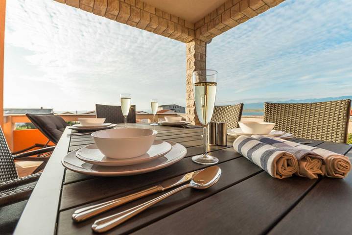Ferienwohnung für 6 Personen, mit Balkon und Balkon/Terrasse auf Vir - 2