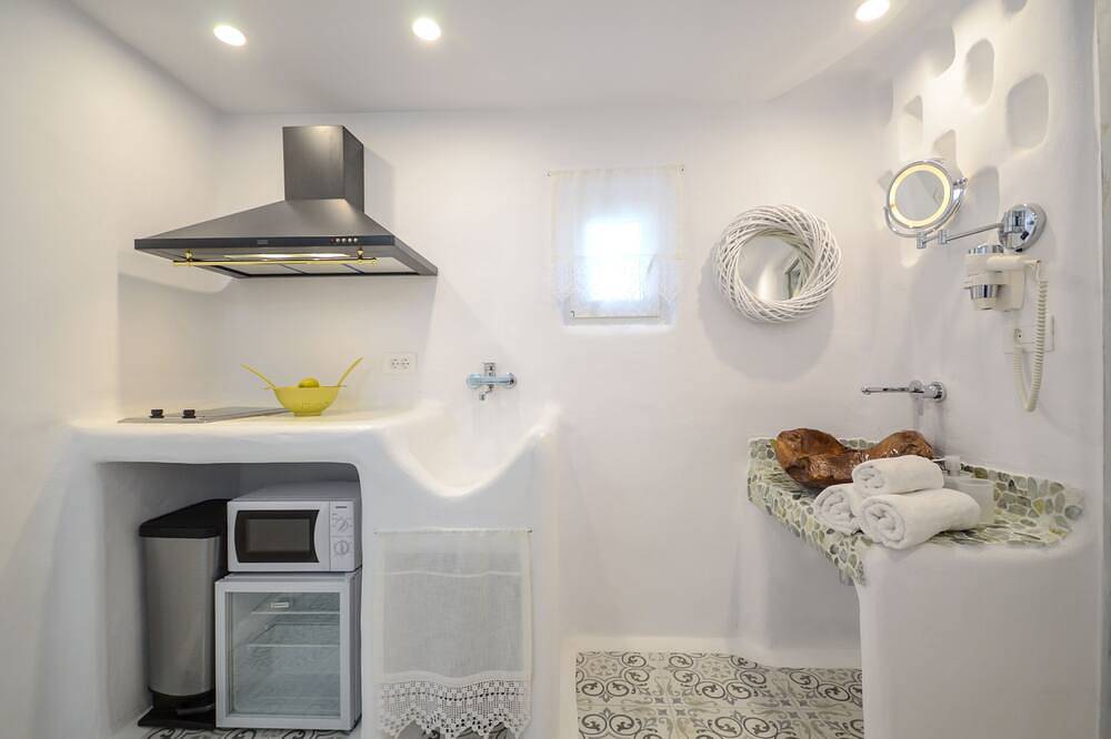 Grand Sea View Signature Suite with Jacuzzi in Cyclades