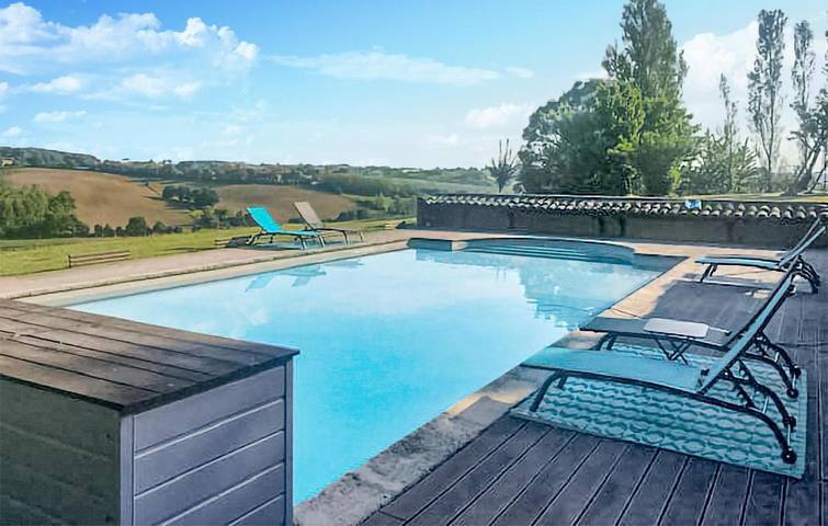 Location de vacances pour 6 personnes, avec piscine à Monclar-de-Quercy