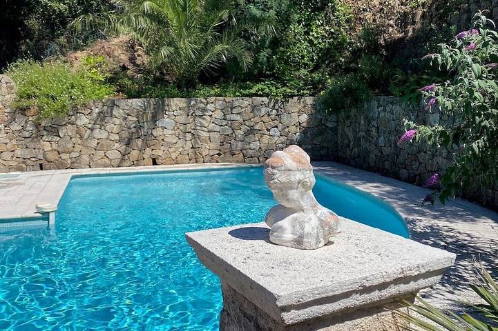 Ferienhaus für 6 Personen, mit Terrasse und Garten in Tanneron