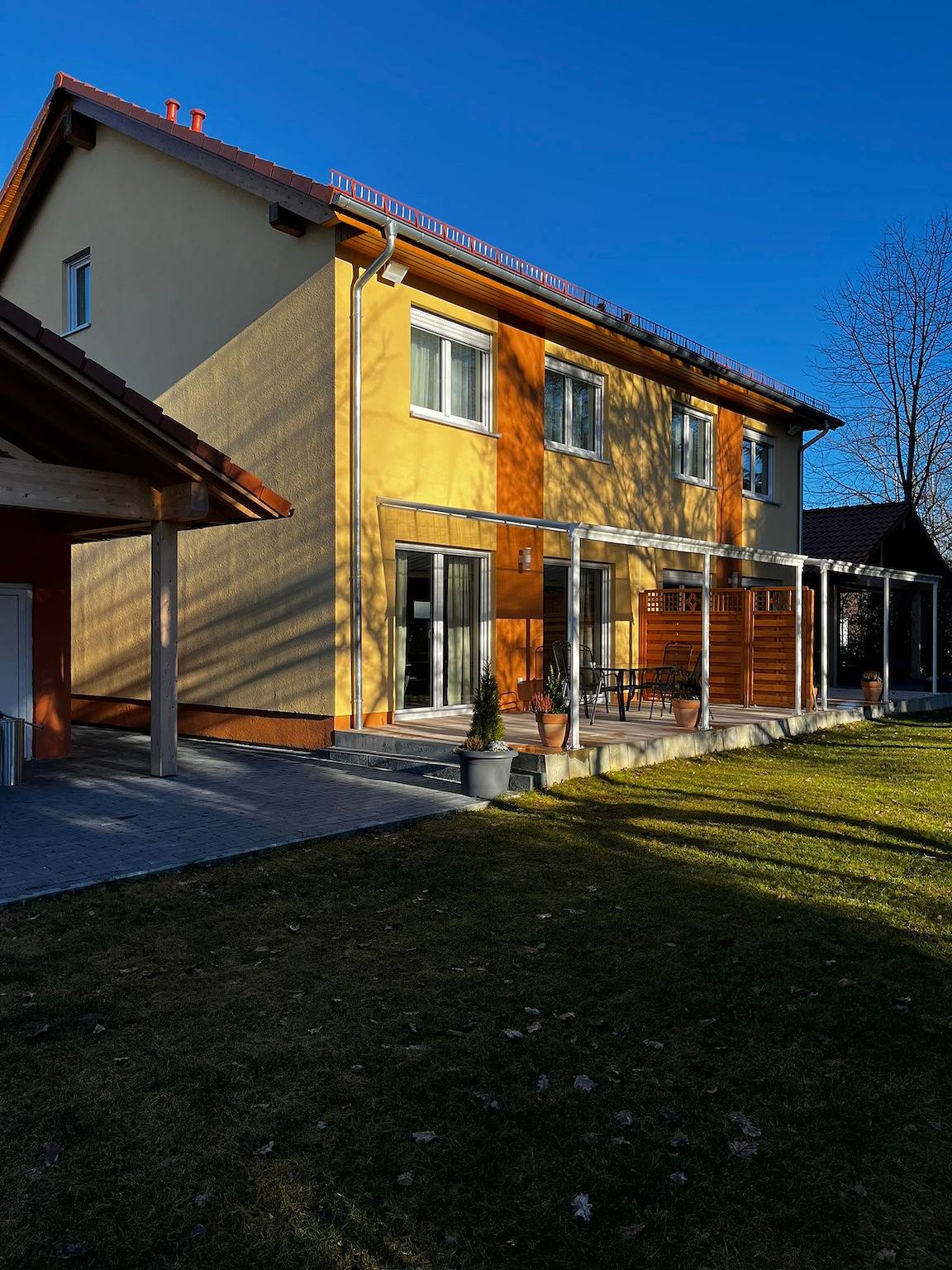 Gästehaus Traunreut - Monteur und Gästezimmer - - Doppelzimmer Nr. 2 mit Dusche/Wc, Tv in Traunreut, Landkreis Traunstein