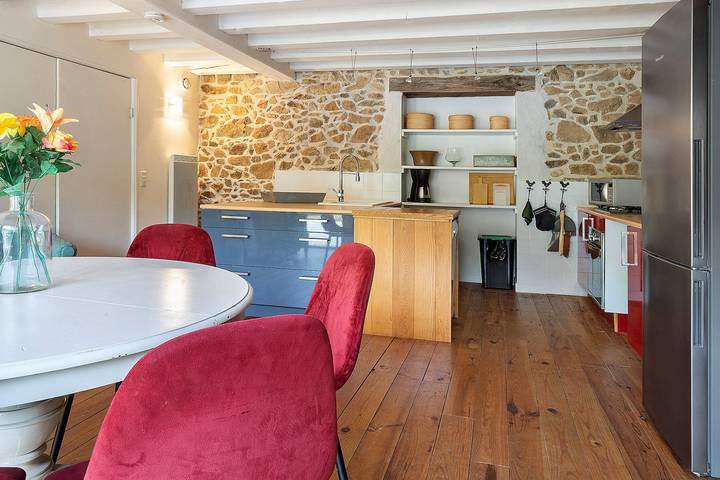 Vakantiehuis 'Domaine De Bellac - La Belle Cour' met gedeeld zwembad, tuin en wifi in Roussines, Regionaal Natuurpark van de Perigord-Limousin