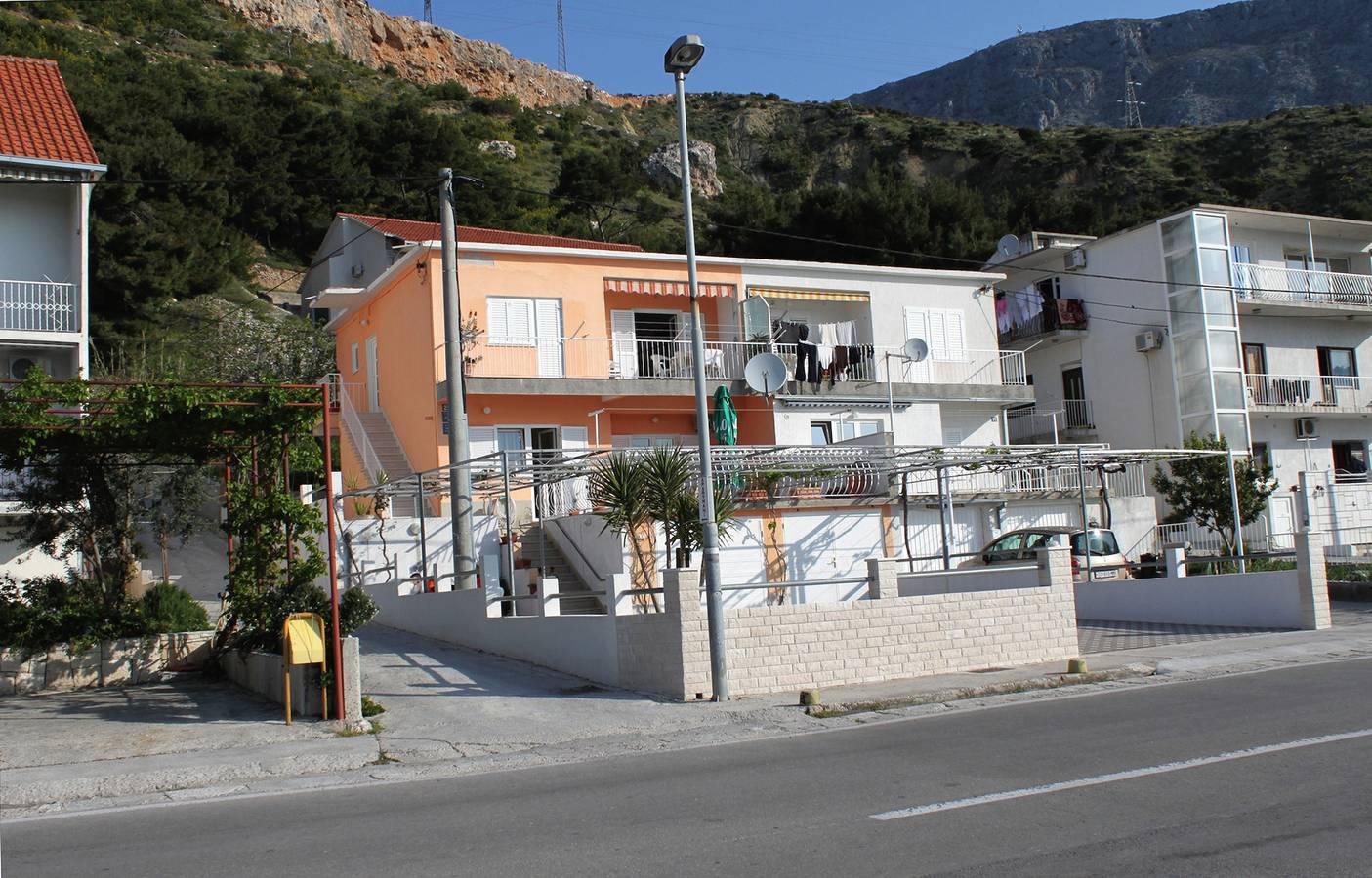 Ganze Wohnung, 1-Zimmer-Ferienwohnung am Strand Duce, Omis A-5275-c in Dugi Rat, Split-Dalmatien