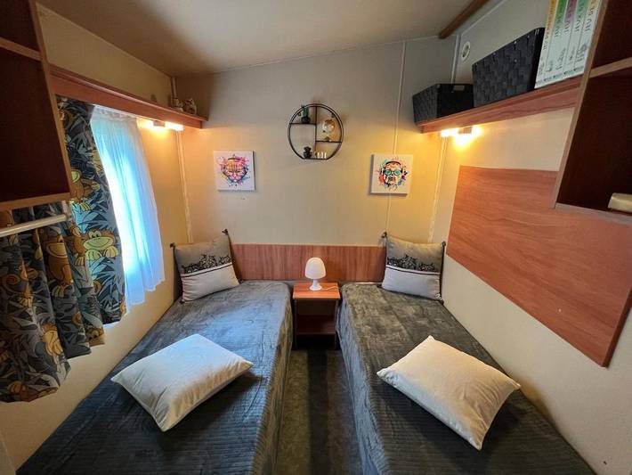 Location de vacances pour 5 personnes, avec vue et terrasse ainsi que jardin et piscine à Saint-Jean-de-Valériscle - 3