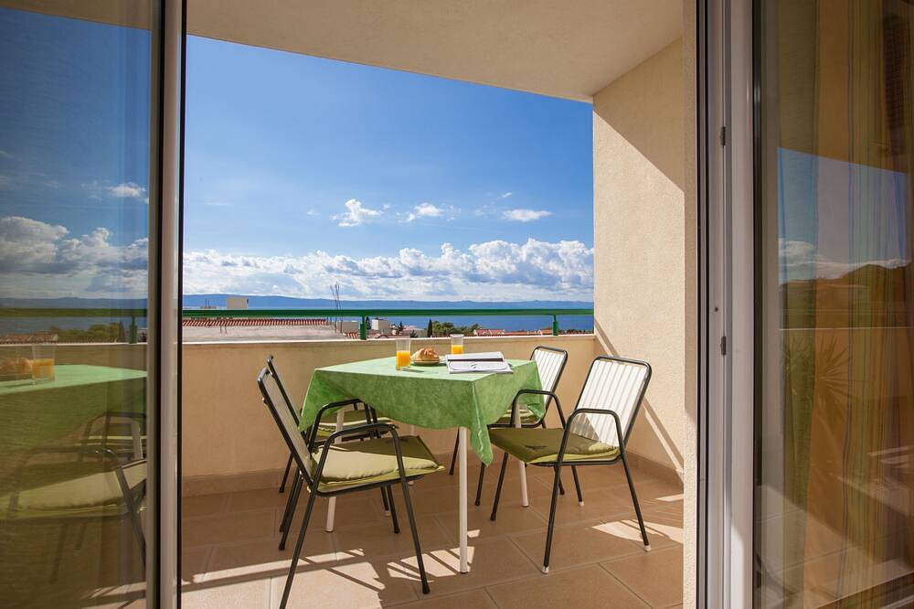 Entire apartment, One bedroom apartment with terrace and sea view Tučepi, Makarska (A-14457-a) in Tucepi, Makarska Riviera