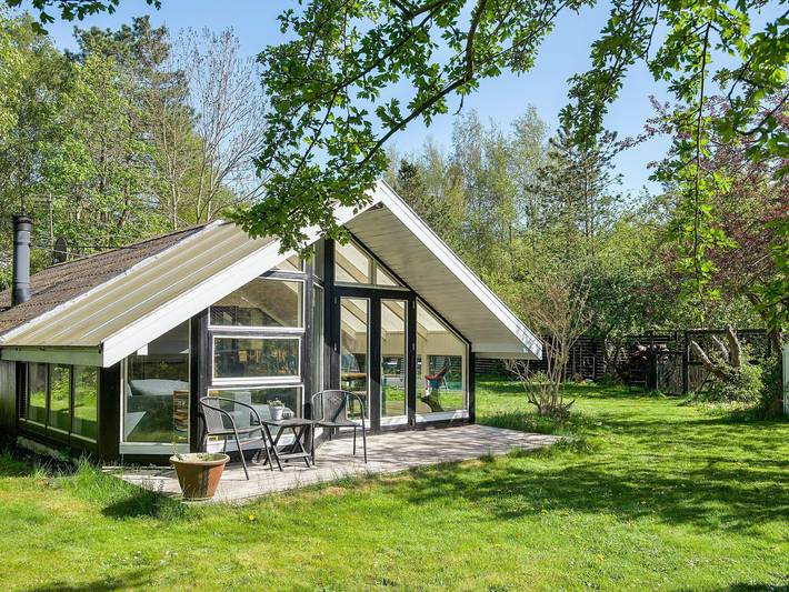 Ferienhaus für 8 Personen, mit Terrasse und Pool sowie Sauna, kinderfreundlich - 1