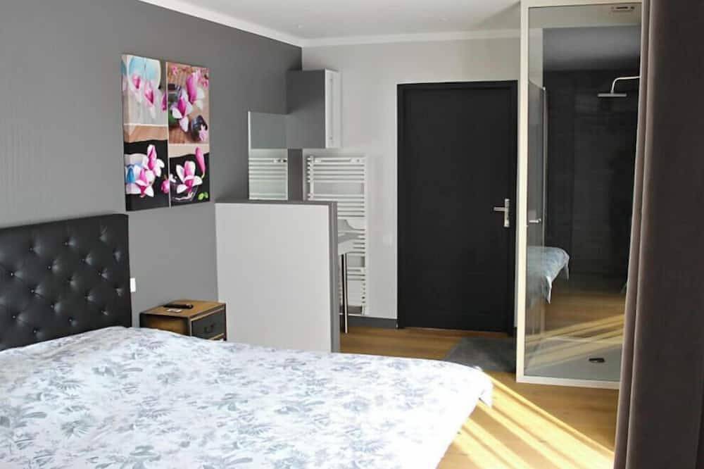 Entire apartment, Gîte 52 m2 in Lherm, Toulouse region