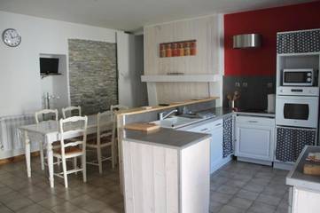 Location de vacances pour 8 personnes, avec vue et terrasse à Bourg-Charente