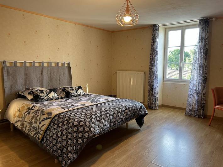 Gîte pour 6 personnes, avec jardin à Oradour-Fanais - 3