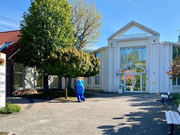 Ferienwohnung für 2 Personen, mit Pool und Sauna, kinderfreundlich in Bensersiel