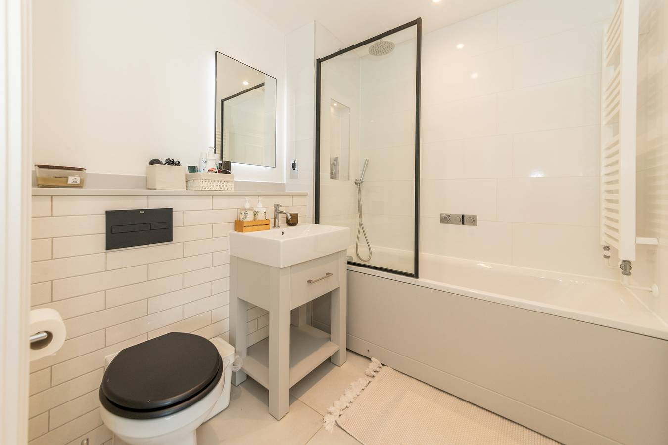 Apartamento entero, Modern Riverside Flat | Balcony | Central Location - Pass the Keys in Reading, Berkshire