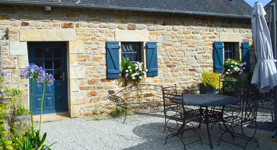 Location de vacances pour 4 personnes, avec jardin à Plonévez-Porzay