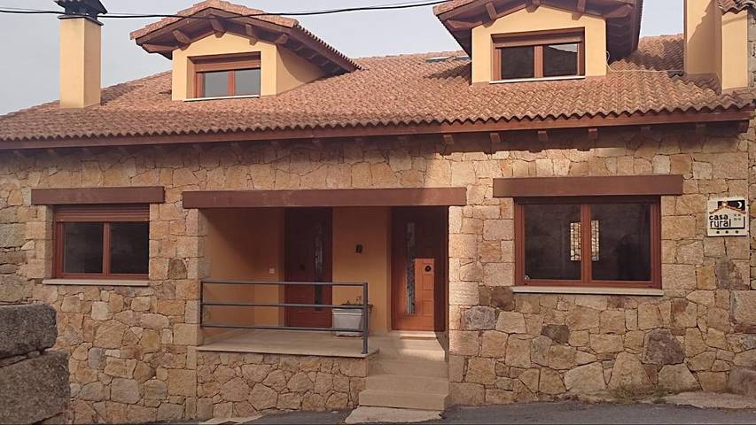 Casa rural para 7 personas, con Balcón y Terraza además de Jardín y Vistas en Navacepedilla de Corneja - 3