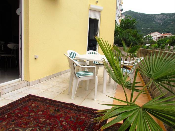 Ferienwohnung für 4 Personen, mit Terrasse in Budva
