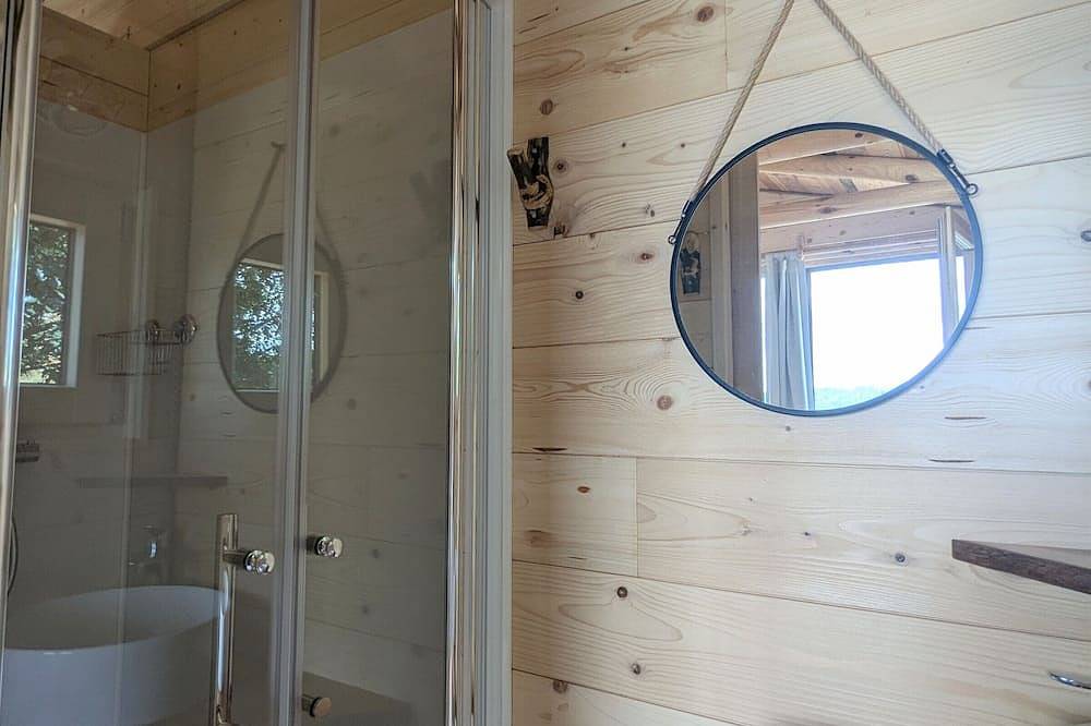 Treehouse retreat with air conditioning in St Paulien in Saint-Paulien, Centraal Massief