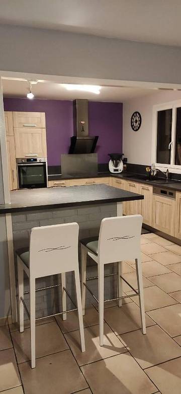 Gîte pour 9 personnes, avec terrasse et jardin à Guécélard