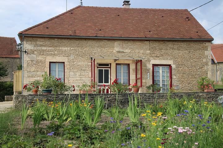 Gîte pour 4 personnes, avec jardin et terrasse