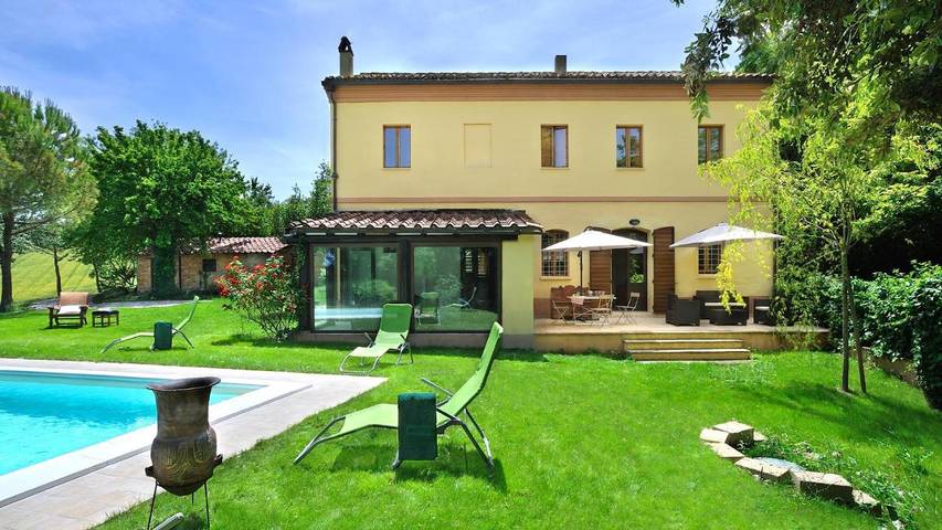 Ferienhaus für 8 Personen, mit Garten und Pool