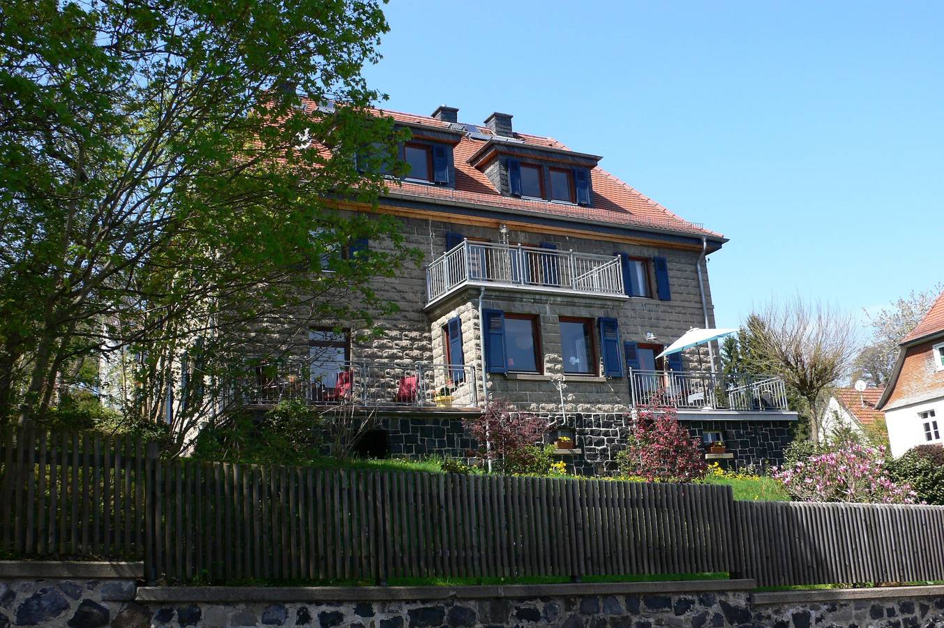 Ganze Wohnung, Ferienwohnung 'altes forsthaus schotten' mit Gemeinschaftsgarten, Balkon und Wlan in Schotten, Vogelsberg Region