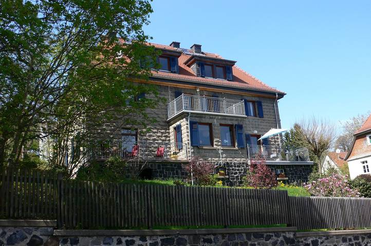 Ferienwohnung für 3 Personen, mit Balkon und Garten am Vogelsberg Region