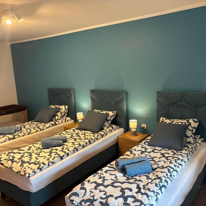 Gîte pour 3 personnes, avec sauna et jardin ainsi que vue et terrasse, animaux acceptés dans Kobyla Gora