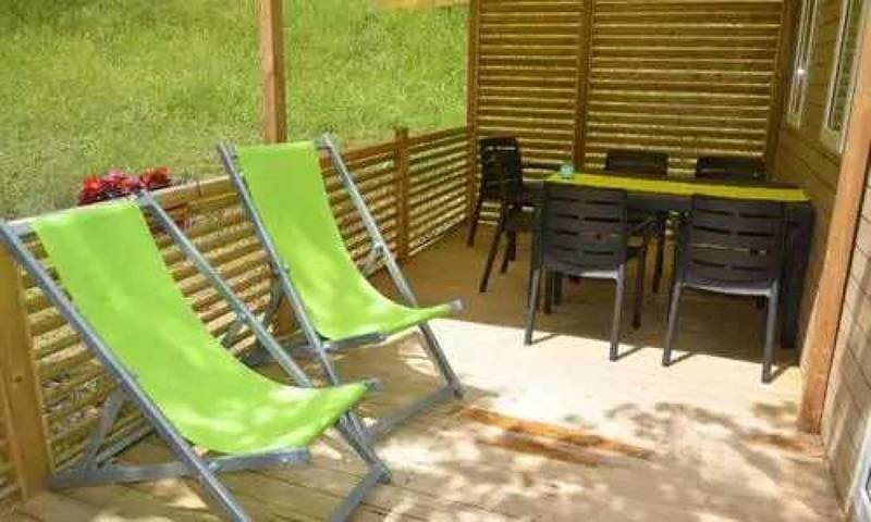 Camping pour 6 personnes, avec Terrasse et Piscine