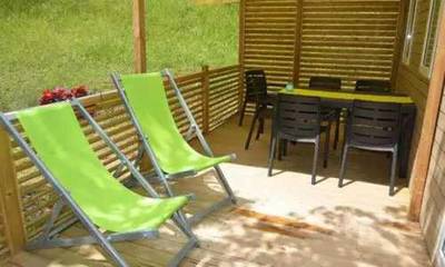 Gîte pour 6 personnes, avec terrasse et piscine à Recoubeau-Jansac