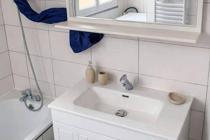 Apartamento entero, Les Clés de Laurent – 2-Bedroom Apartment, 70 m², Large Balcony, Downtown in Graulhet, Región de Castres